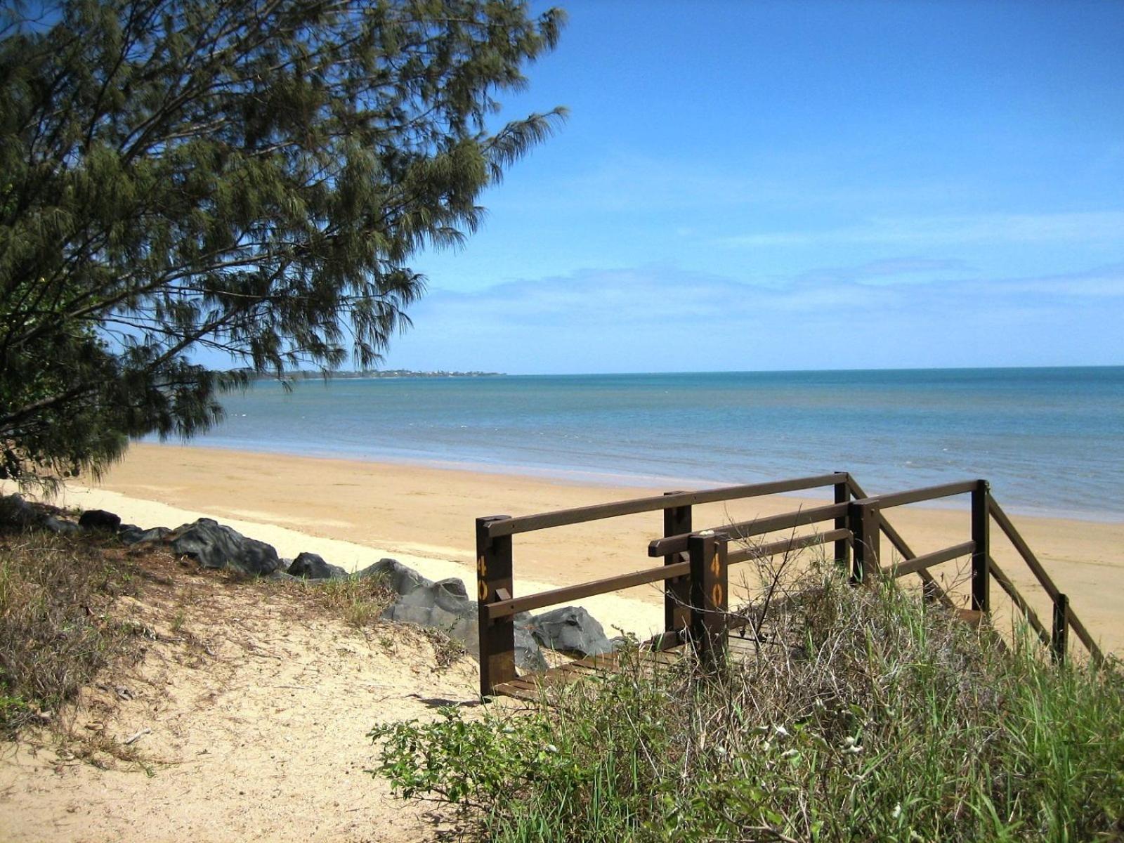 Coconut Palms On The Bay Aparthotel Hervey Bay Ngoại thất bức ảnh