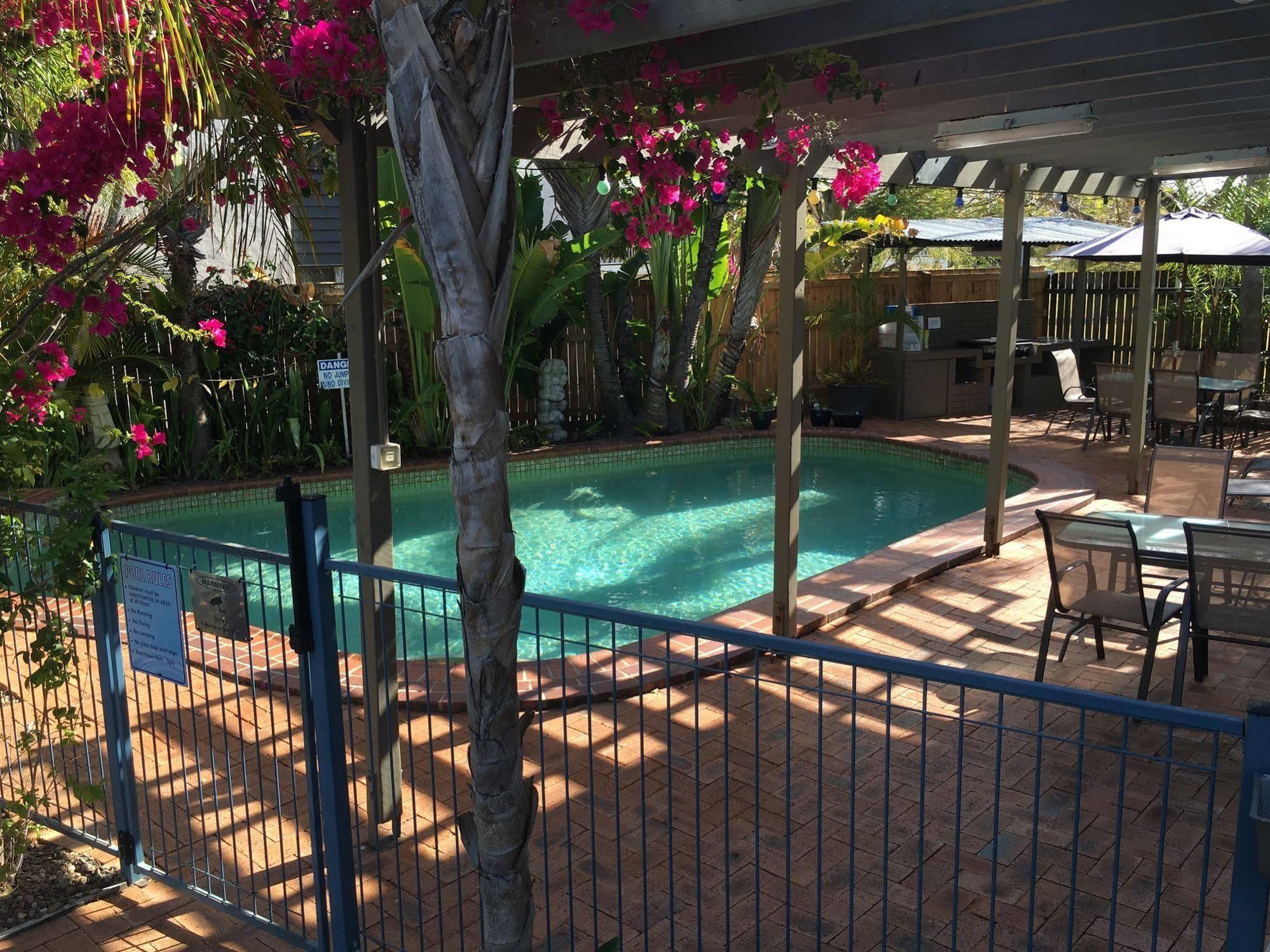 Coconut Palms On The Bay Aparthotel Hervey Bay Ngoại thất bức ảnh